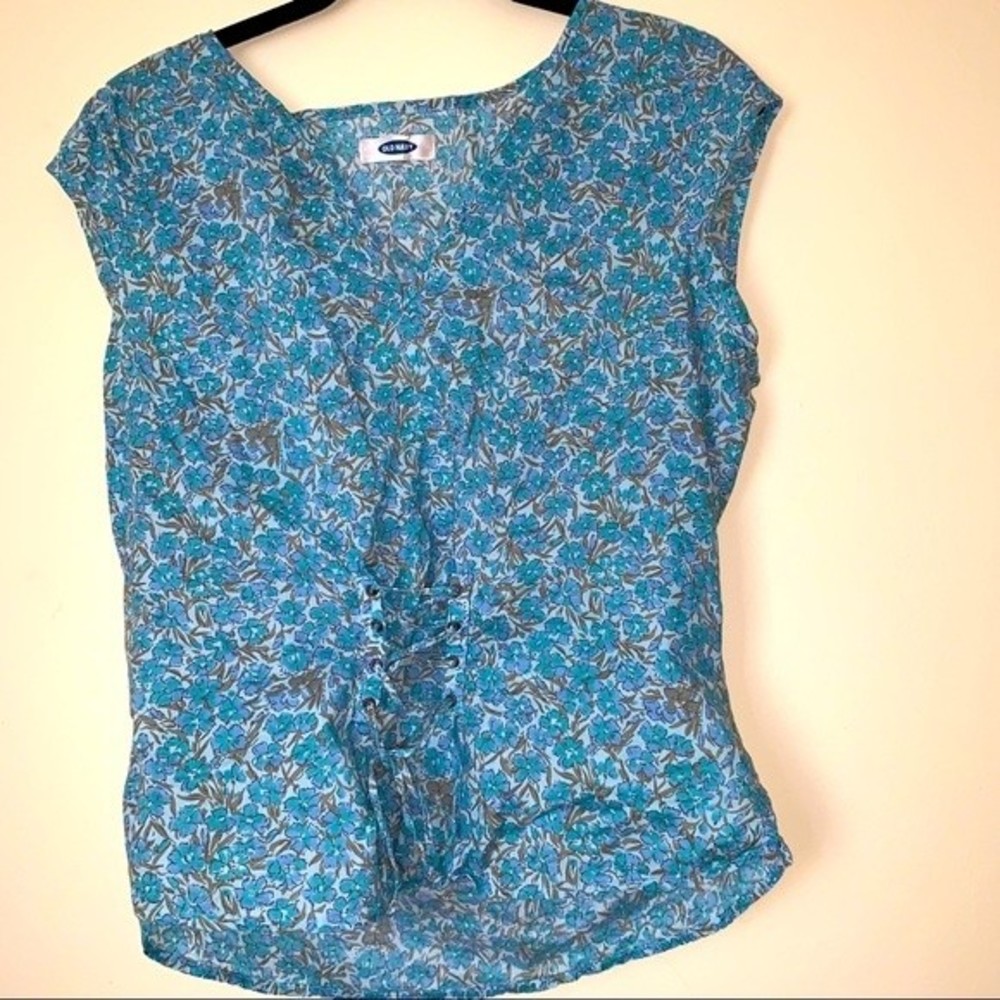Old Navy Blue floral boho print lace up pretty Shirt Size Medium